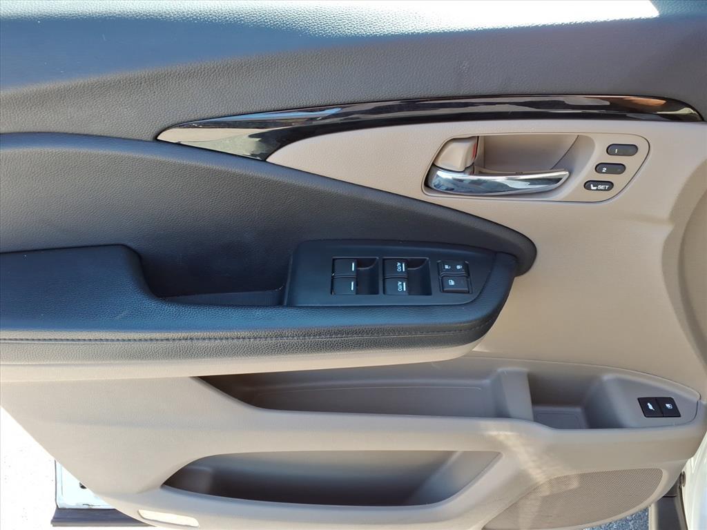 2020 Honda Pilot Touring w/Rear Captain&apos;s Chairs Roanoke VA