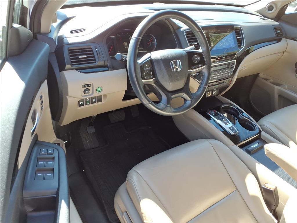 2020 Honda Pilot Touring w/Rear Captain&apos;s Chairs Roanoke VA