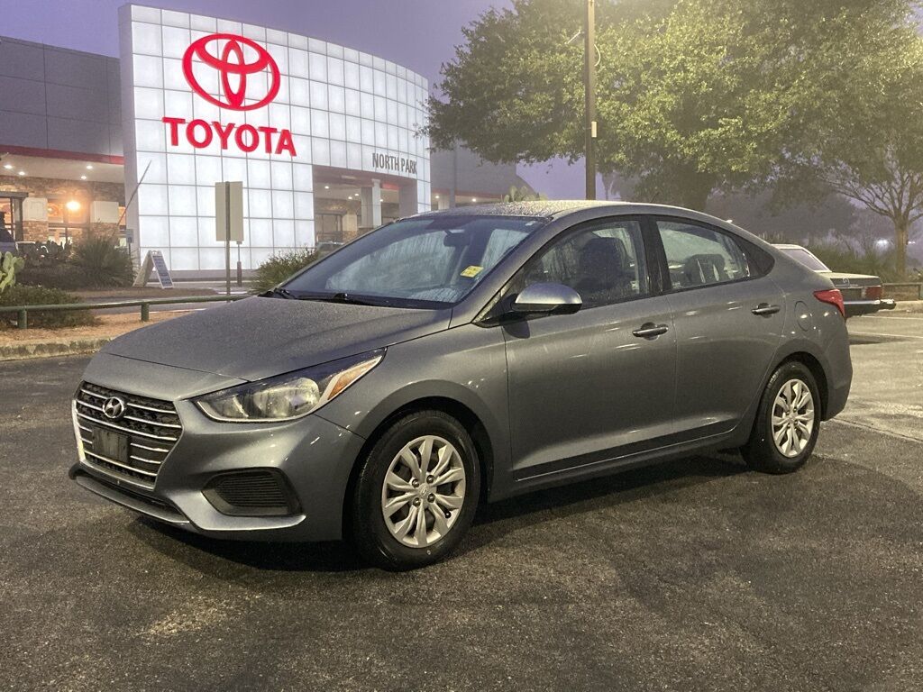 2020 Hyundai Accent SE