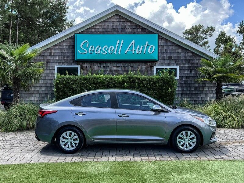 2020 Hyundai Accent SE