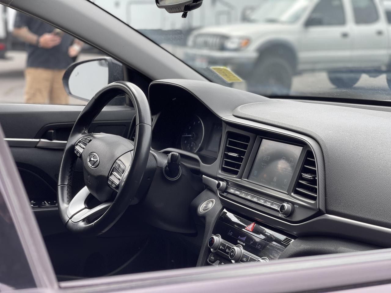 2020 Hyundai Elantra Value Hayden ID