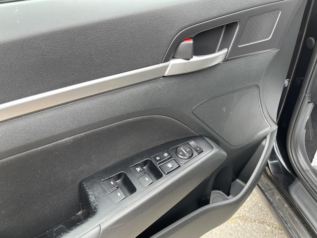 2020 Hyundai Elantra Value Hayden ID
