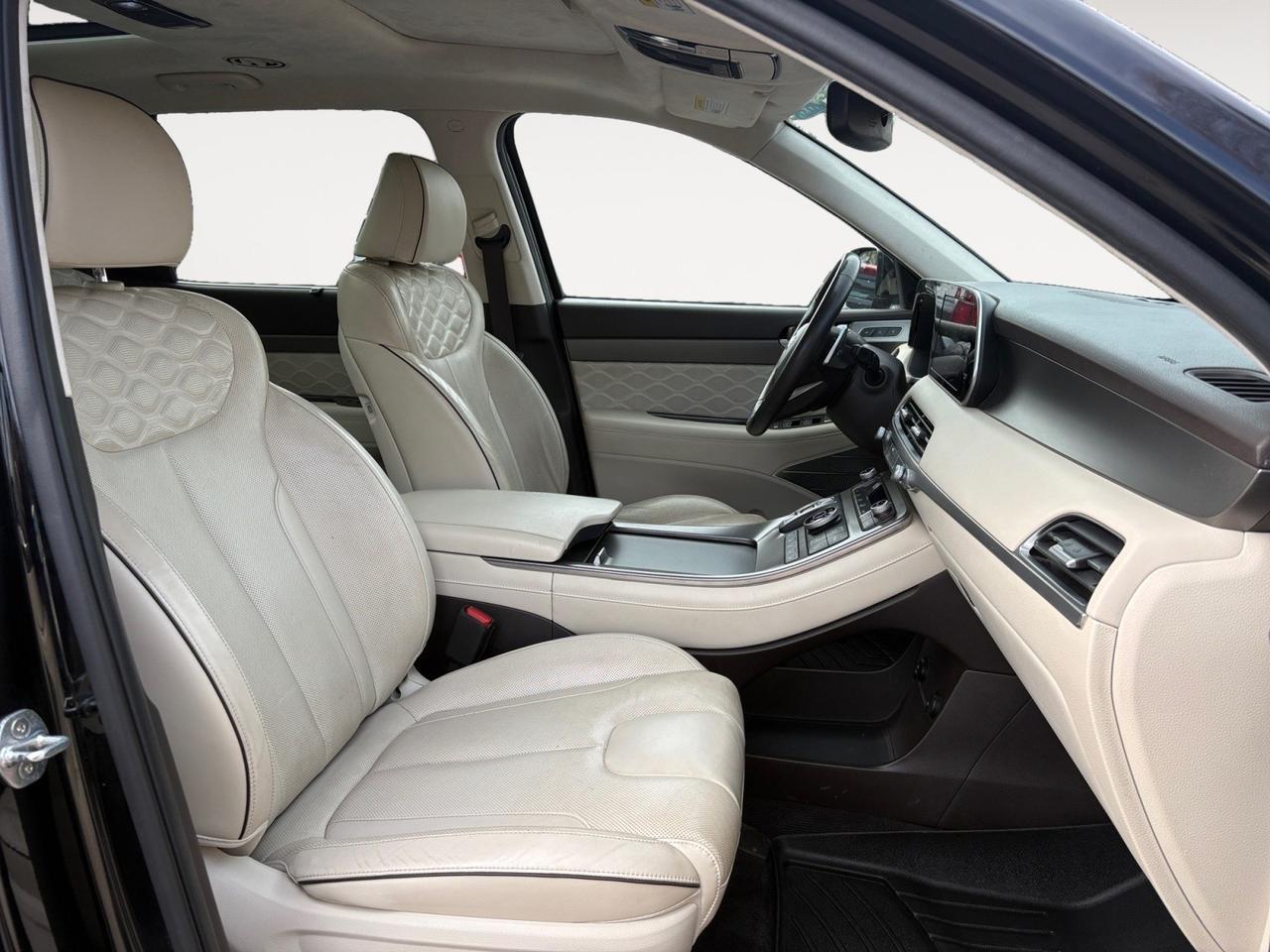 2020 Hyundai Palisade Limited, FORWARD COLLISION ALERT, BLIND SPOT ALERT, DUAL SUNROOF, HEADS-UP DISPLAY, POWER 3RD ROW SEATING, HEATED & COOLING SEATS, APPLE CARPLAY/ANDROID AUTO, REAR QUIET MODE, THIS SUV HAS IT ALL! Virginia Beach VA