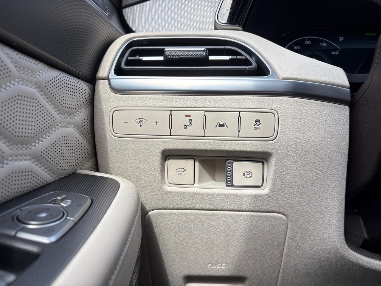 2020 Hyundai Palisade Limited, FORWARD COLLISION ALERT, BLIND SPOT ALERT, DUAL SUNROOF, HEADS-UP DISPLAY, POWER 3RD ROW SEATING, HEATED & COOLING SEATS, APPLE CARPLAY/ANDROID AUTO, REAR QUIET MODE, THIS SUV HAS IT ALL! Virginia Beach VA