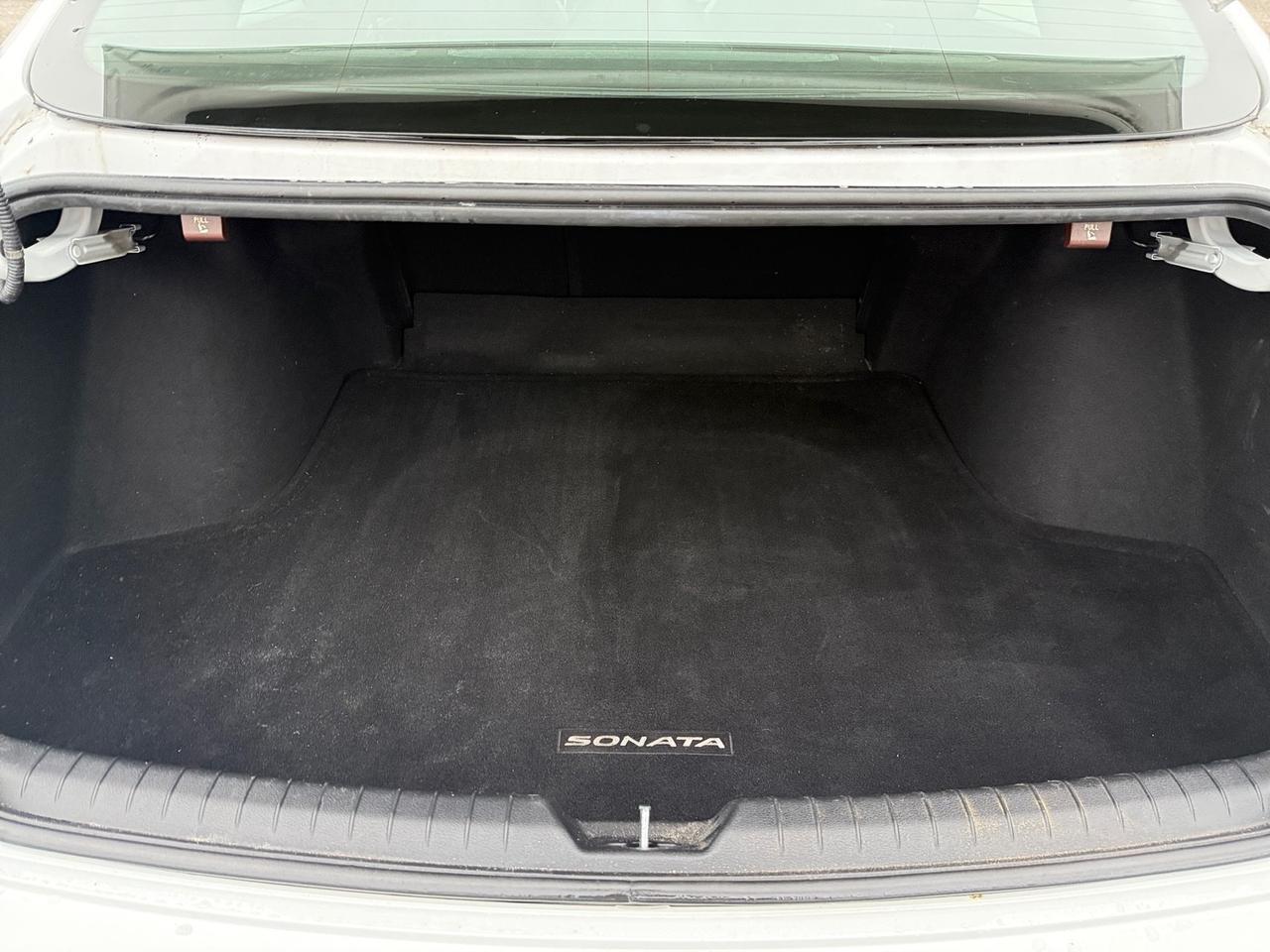 2020 Hyundai Sonata Limited, HEATED/VENTILATED SEATS, MOONROOF, HEATED STEERING WHEEL, BOSE SPEAKERS, APPLE CARPLAY/ANDROID AUTO, BLIND SPOT ALERT, REMOTE START, BACKUP CAMERA, COME AND TEST DRIVE THIS HYUNDAI SONATA TODAY! Norfolk VA