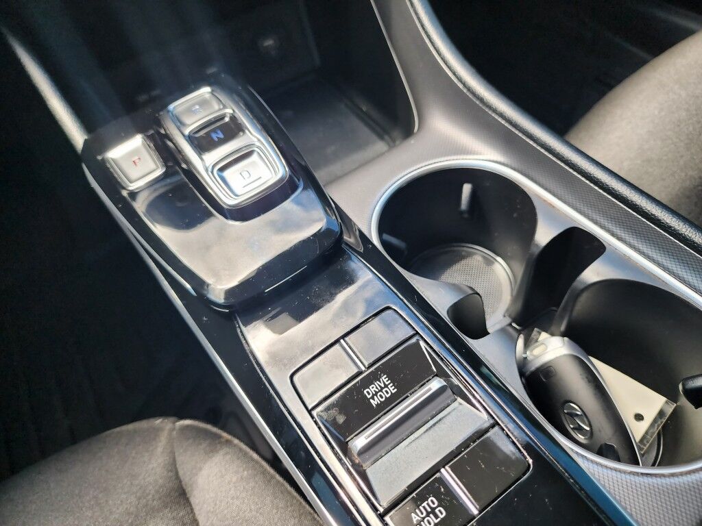 2020 Hyundai Sonata SEL~EXCELLENT CONDITION~ADAPTIVE CRUISE CONTROL~BLUETOOTH~DRIVER ASSISTANCE PACKAGE~HEATED SEATS~PANORAMIC MOONROOF / SUNROOF~PUSH-BUTTON START~REAR CROSS TRAFFIC ALLERT Sarasota FL