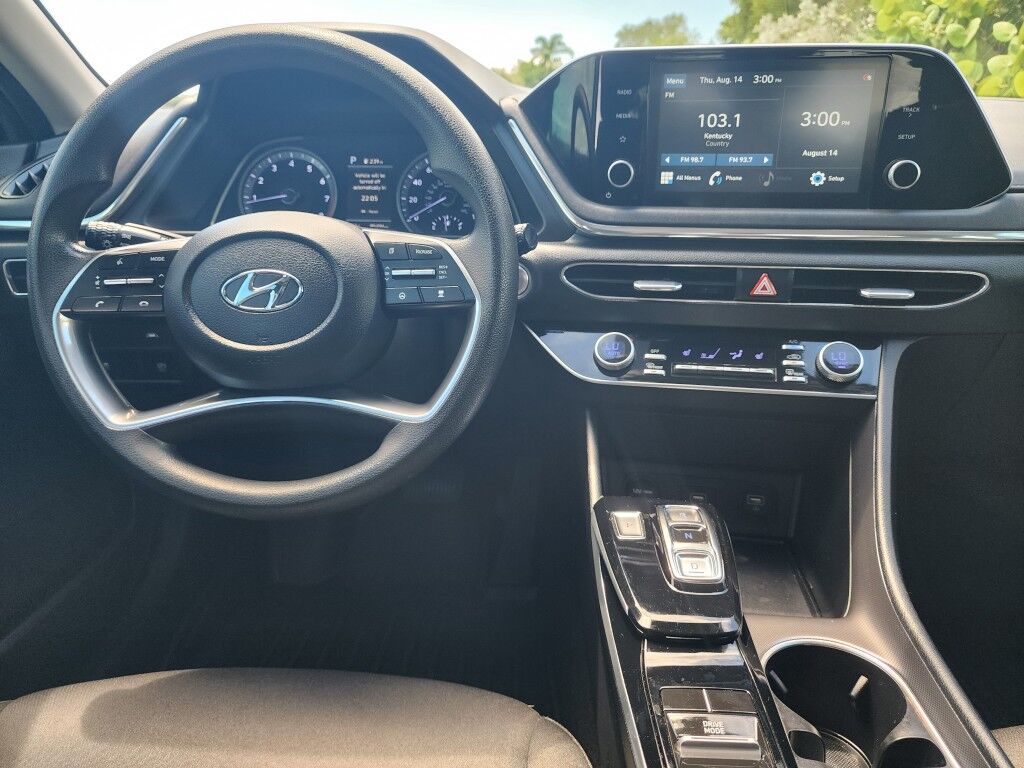 2020 Hyundai Sonata SEL~EXCELLENT CONDITION~ADAPTIVE CRUISE CONTROL~BLUETOOTH~DRIVER ASSISTANCE PACKAGE~HEATED SEATS~PANORAMIC MOONROOF / SUNROOF~PUSH-BUTTON START~REAR CROSS TRAFFIC ALLERT Sarasota FL
