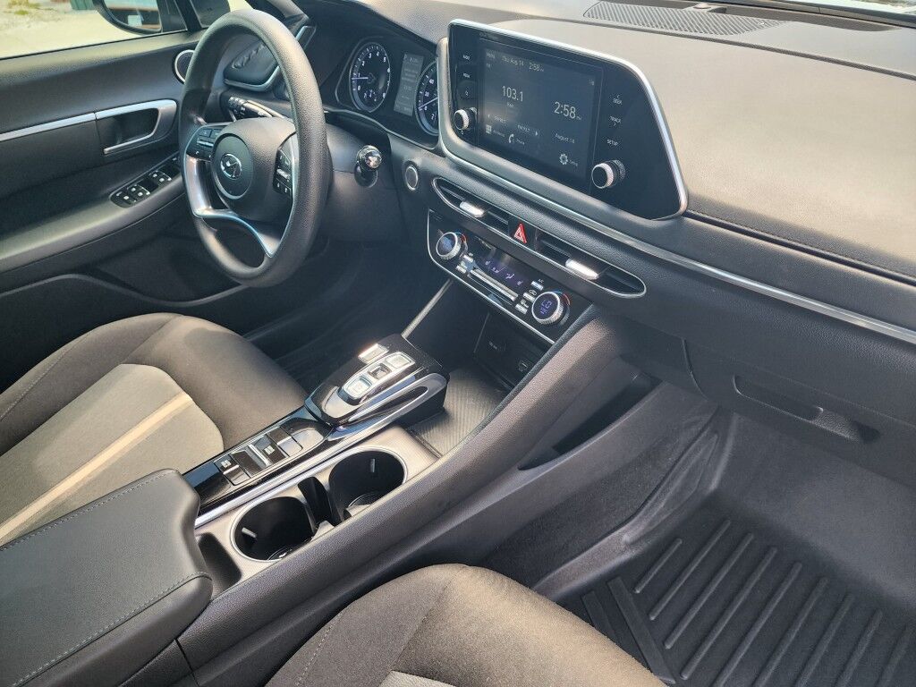 2020 Hyundai Sonata SEL~EXCELLENT CONDITION~ADAPTIVE CRUISE CONTROL~BLUETOOTH~DRIVER ASSISTANCE PACKAGE~HEATED SEATS~PANORAMIC MOONROOF / SUNROOF~PUSH-BUTTON START~REAR CROSS TRAFFIC ALLERT Sarasota FL