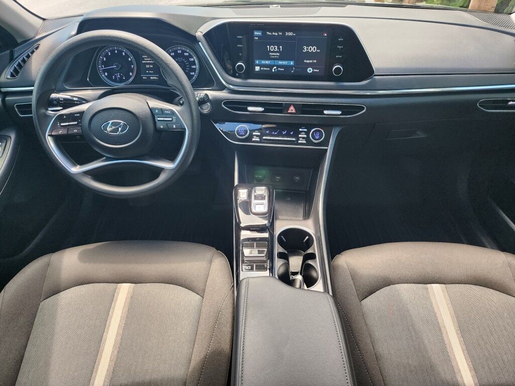 2020 Hyundai Sonata SEL~EXCELLENT CONDITION~ADAPTIVE CRUISE CONTROL~BLUETOOTH~DRIVER ASSISTANCE PACKAGE~HEATED SEATS~PANORAMIC MOONROOF / SUNROOF~PUSH-BUTTON START~REAR CROSS TRAFFIC ALLERT Sarasota FL
