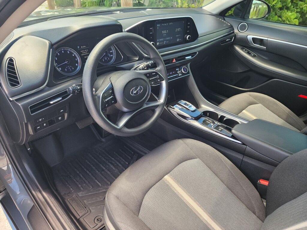 2020 Hyundai Sonata SEL~EXCELLENT CONDITION~ADAPTIVE CRUISE CONTROL~BLUETOOTH~DRIVER ASSISTANCE PACKAGE~HEATED SEATS~PANORAMIC MOONROOF / SUNROOF~PUSH-BUTTON START~REAR CROSS TRAFFIC ALLERT Sarasota FL