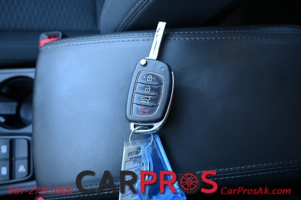 2020 Hyundai Tucson SE - All Wheel Drive - Power Locks, Windows & Mirrors - Apple CarPlay & Android Auto - Bluetooth - Keyless Entry - Forward Collision Alert & Lane Keep Assist - Power Driver's Seat - Aluminum Wheels - Only 23K Miles - 26 MPG Anchorage AK