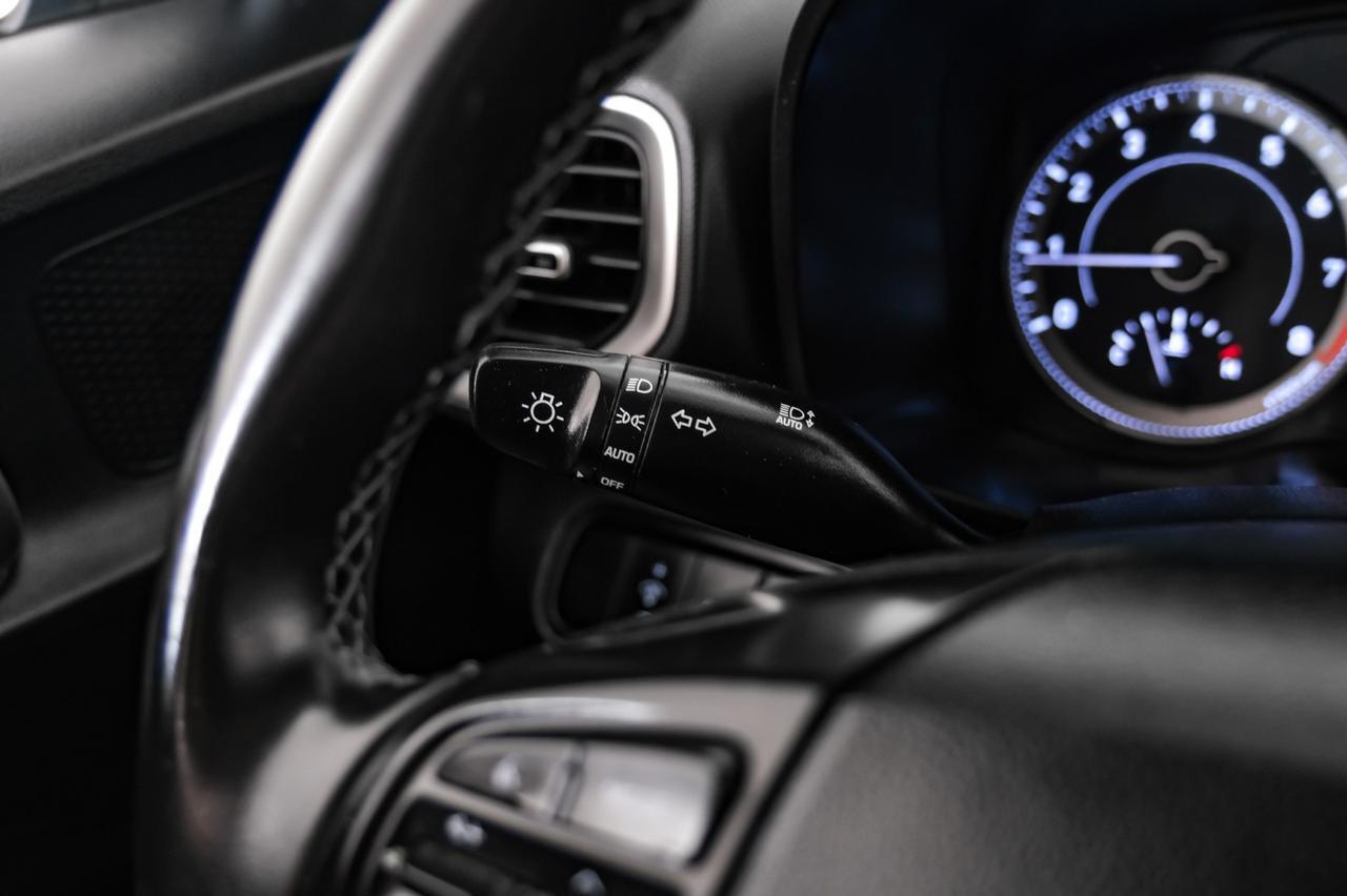 2020 Hyundai Venue SEL BLIND SPOT ASSIST LANE KEEP ASSIST FORWARD COLLISION ALERT SUNROOF REAR CAMERA Carrollton TX