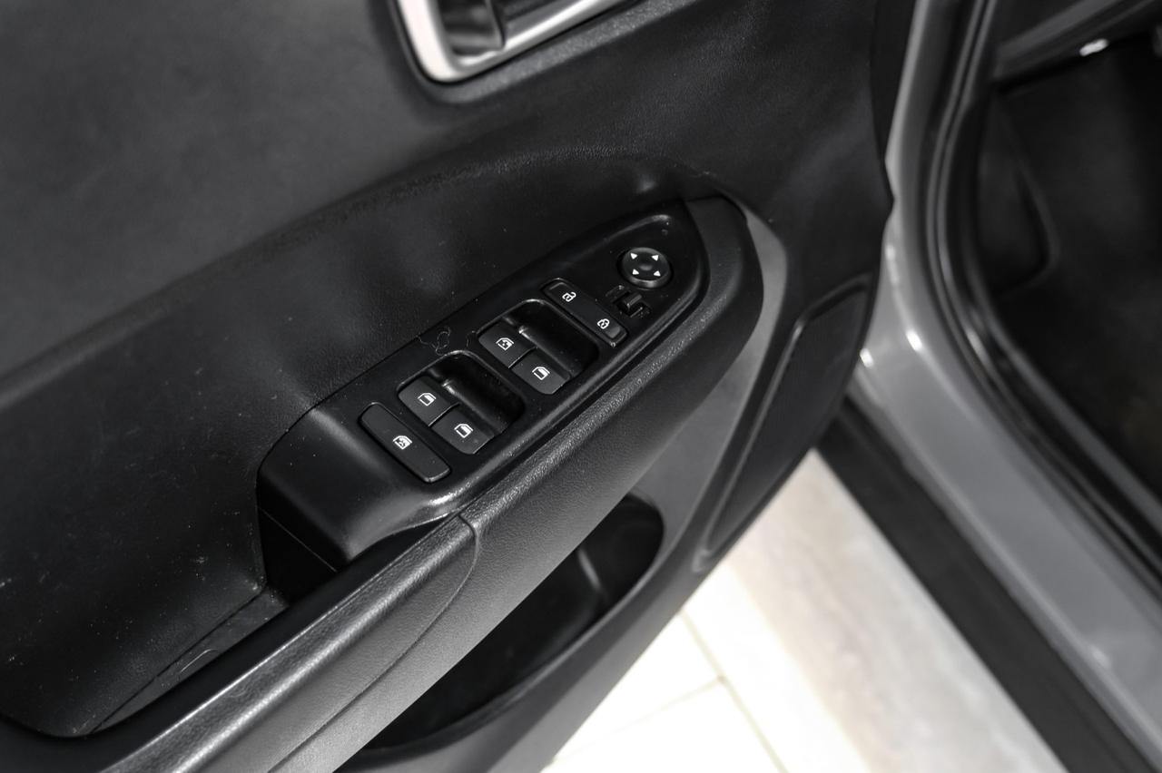 2020 Hyundai Venue SEL BLIND SPOT ASSIST LANE KEEP ASSIST FORWARD COLLISION ALERT SUNROOF REAR CAMERA Carrollton TX