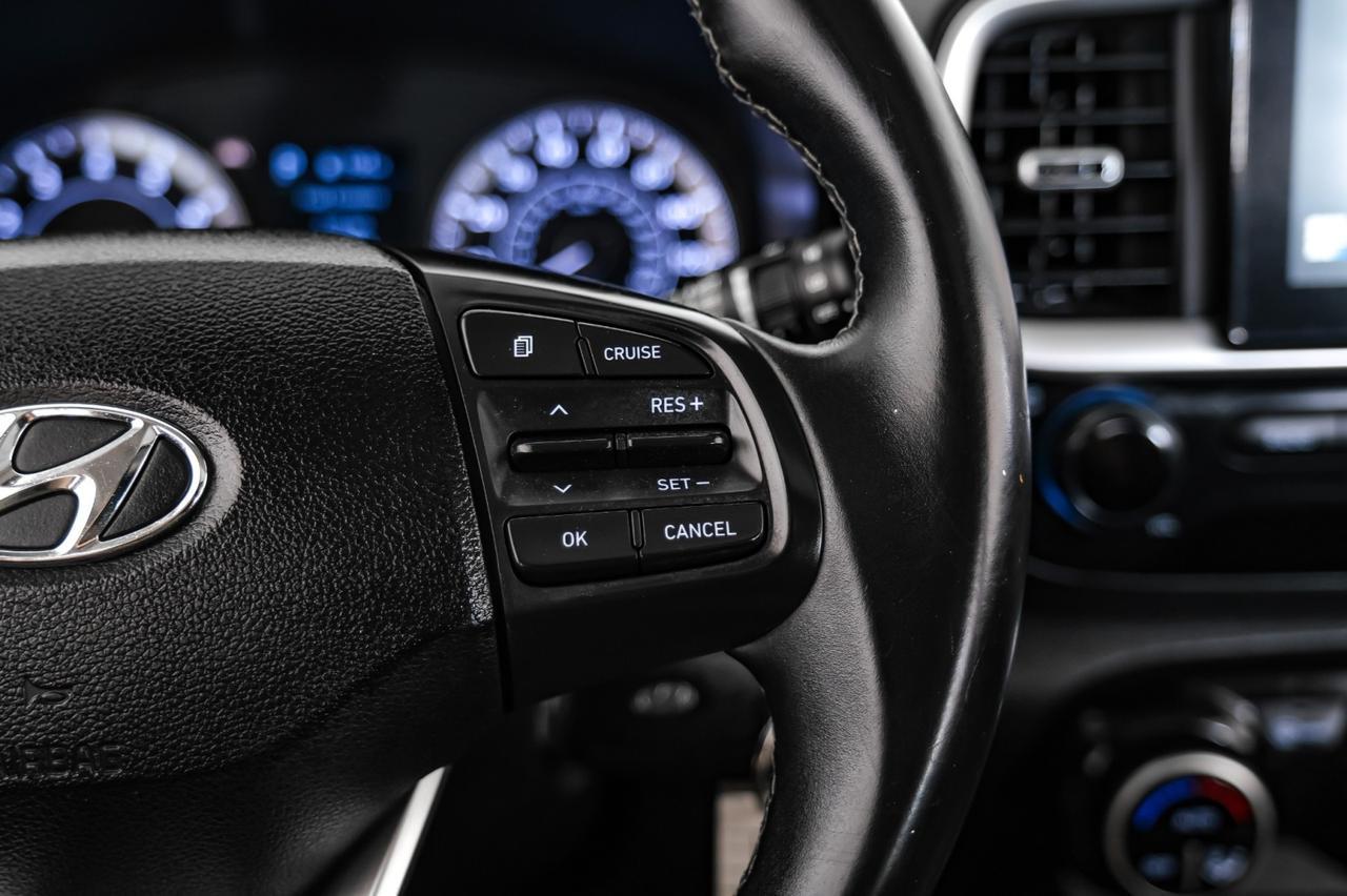 2020 Hyundai Venue SEL BLIND SPOT ASSIST LANE KEEP ASSIST FORWARD COLLISION ALERT SUNROOF REAR CAMERA Carrollton TX