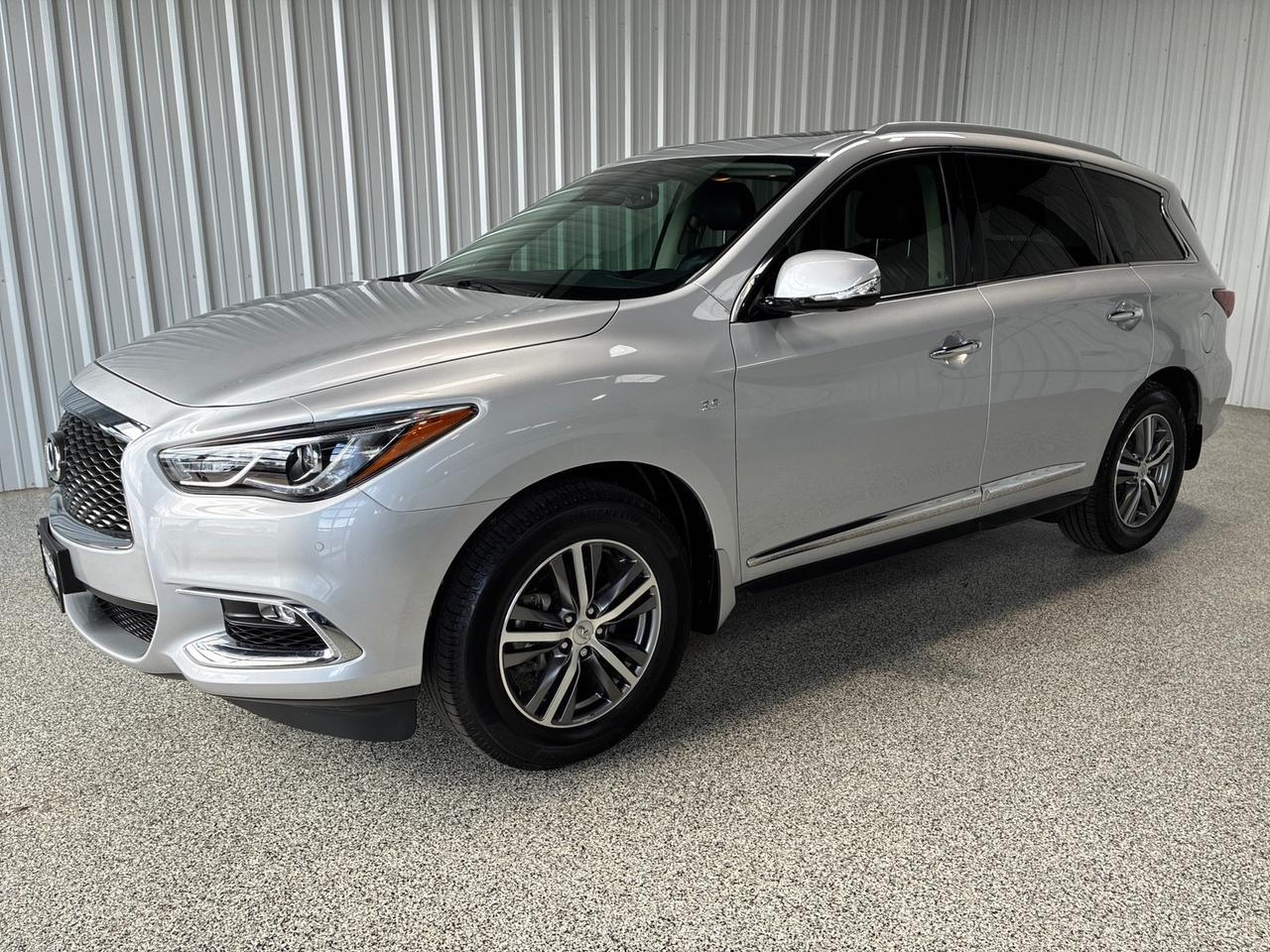 2020 INFINITI QX60 LUXE, Essential Package