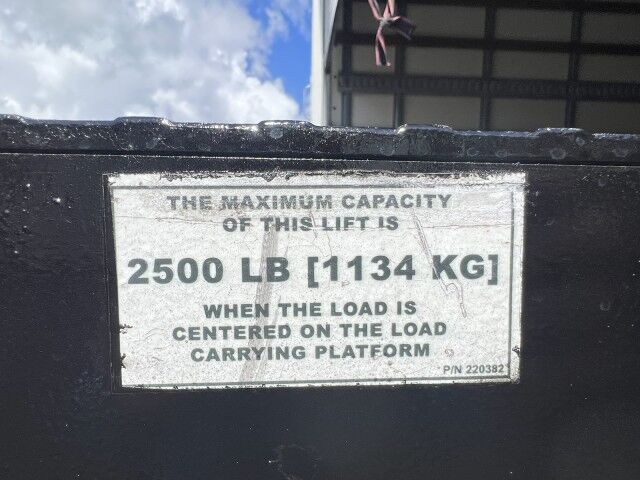 2020 International 4300 26' Dry Box Truck with 2,500 lbs. Lift Gate Miami FL