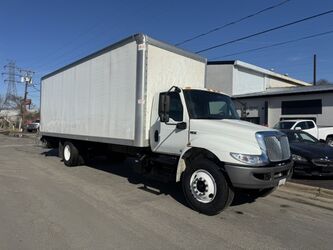 International MV 26 ft Box Truck with Liftgate  2020