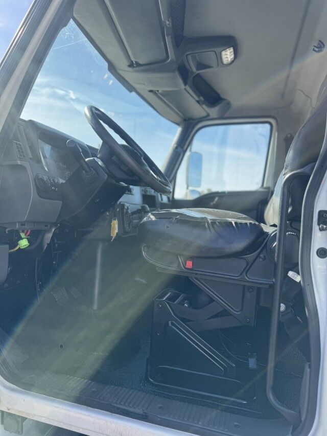 2020 International MV 26 ft Box Truck with Liftgate Henrico VA