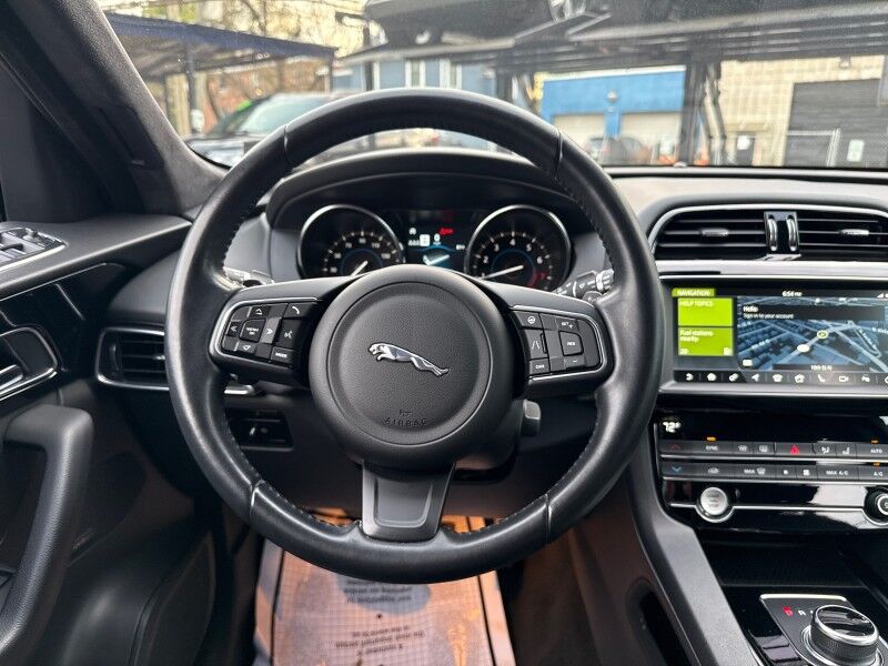 2020 Jaguar F-PACE 25t Premium AWD Arlington VA