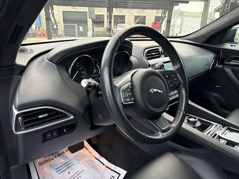 2020 Jaguar F-PACE 25t Premium AWD Arlington VA