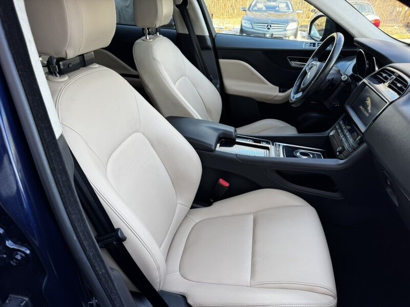 2020 Jaguar F-PACE 25t Premium Willow Grove PA