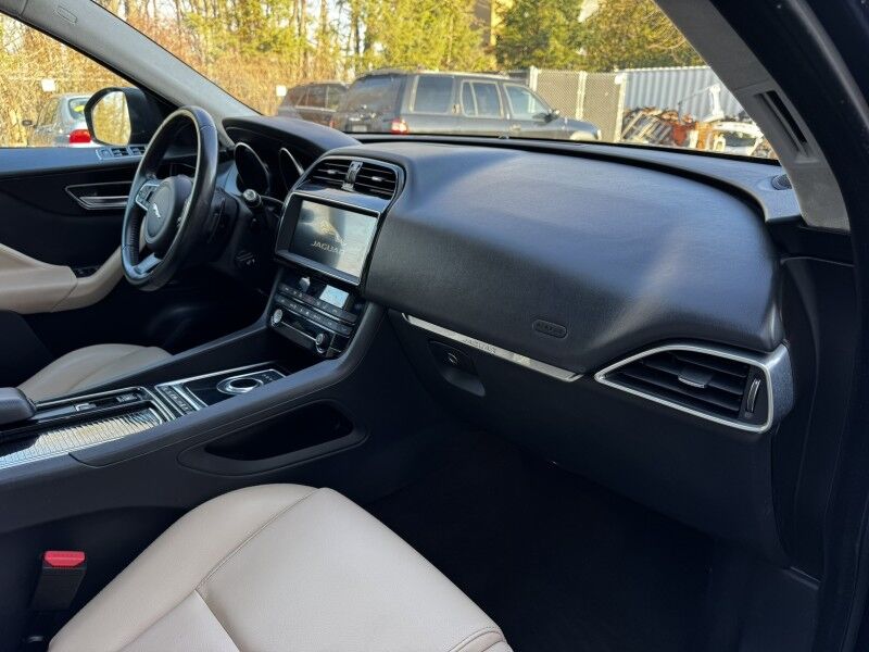 2020 Jaguar F-PACE 25t Premium Willow Grove PA