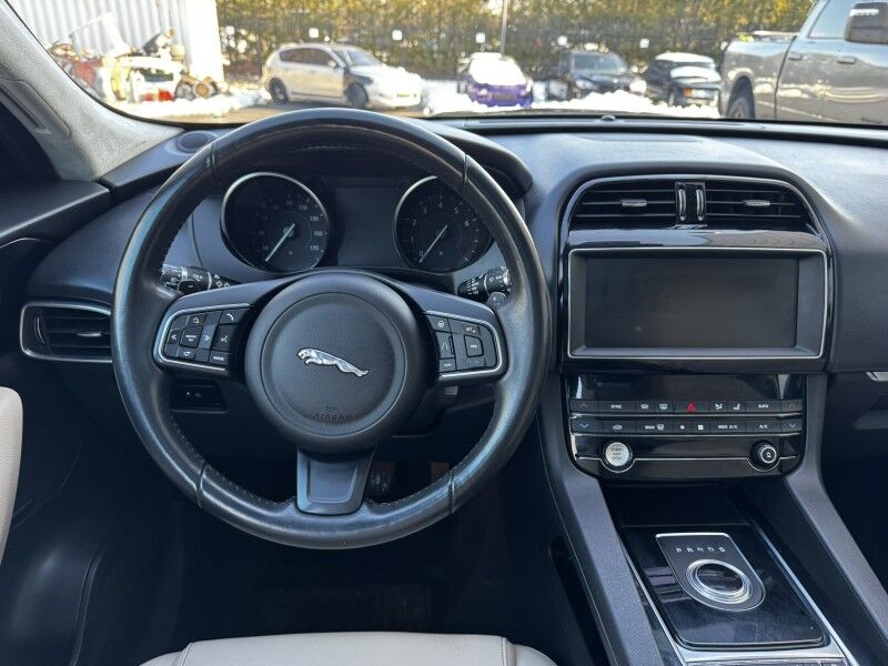 2020 Jaguar F-PACE 25t Premium Willow Grove PA