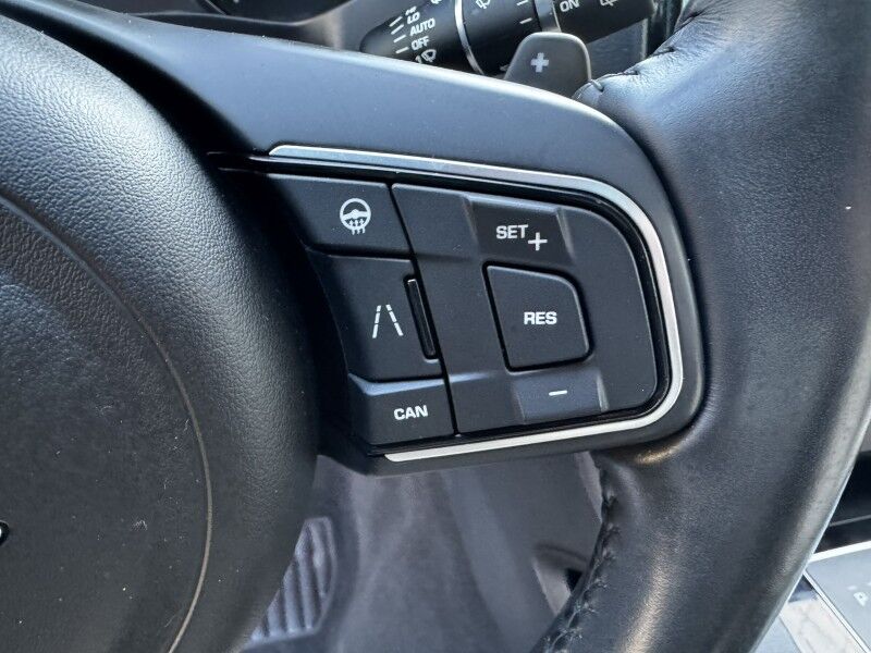 2020 Jaguar F-PACE 25t Premium Willow Grove PA