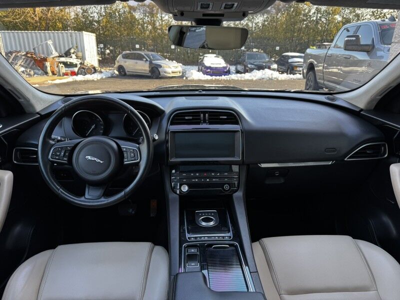 2020 Jaguar F-PACE 25t Premium Willow Grove PA