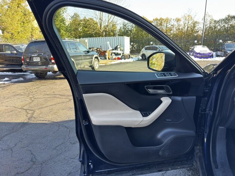 2020 Jaguar F-PACE 25t Premium Willow Grove PA