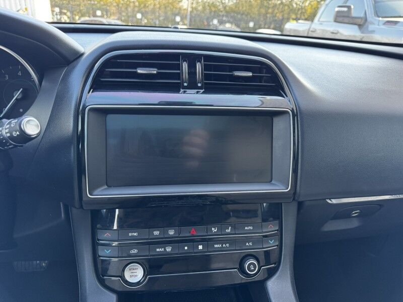 2020 Jaguar F-PACE 25t Premium Willow Grove PA