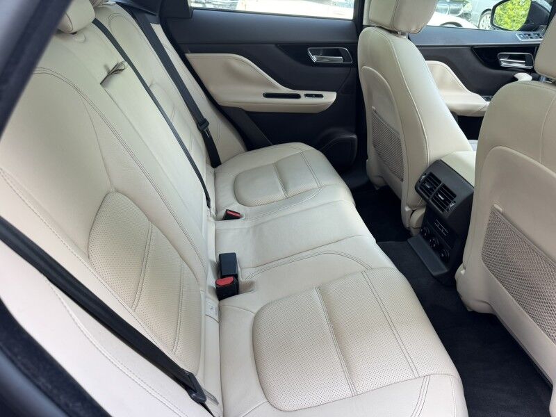 2020 Jaguar F-PACE 25t Prestige Willow Grove PA