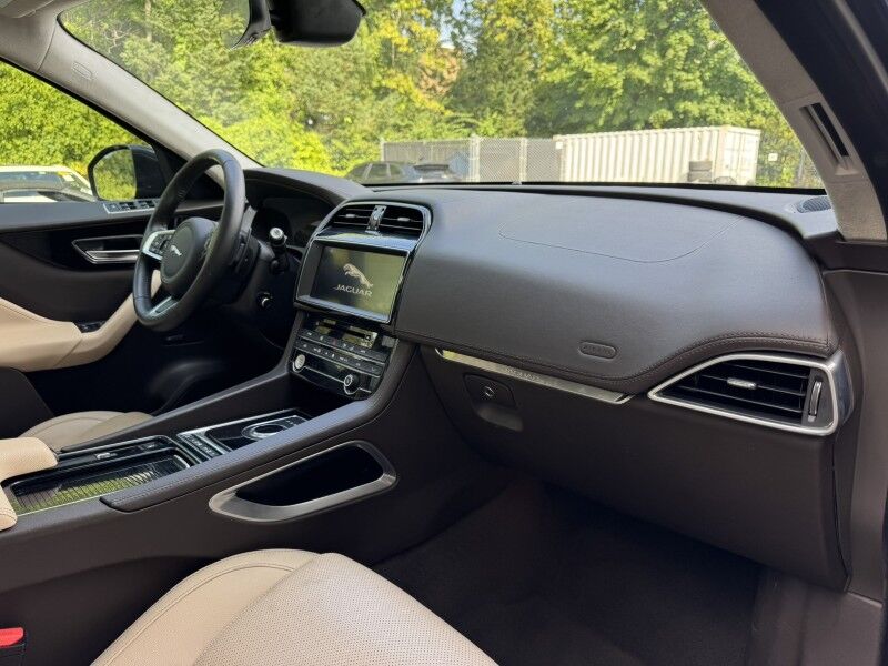 2020 Jaguar F-PACE 25t Prestige Willow Grove PA