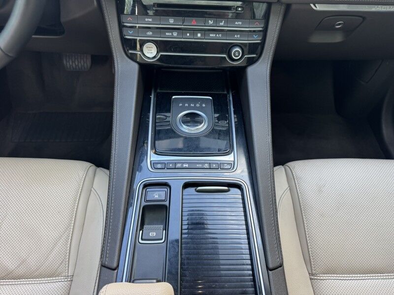 2020 Jaguar F-PACE 25t Prestige Willow Grove PA