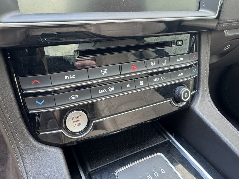 2020 Jaguar F-PACE 25t Prestige Willow Grove PA