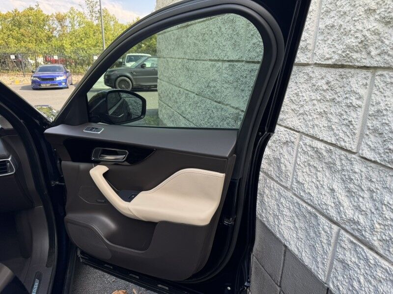 2020 Jaguar F-PACE 25t Prestige Willow Grove PA