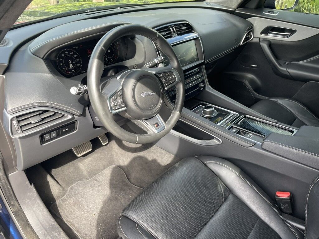 2020 Jaguar F-PACE S~SUPERCHARGED~DRIVE PKG~DYNAMIC SUSPENSION~ONLINE FINANCE AND SHIPPING AVAILABLE!! Sarasota FL