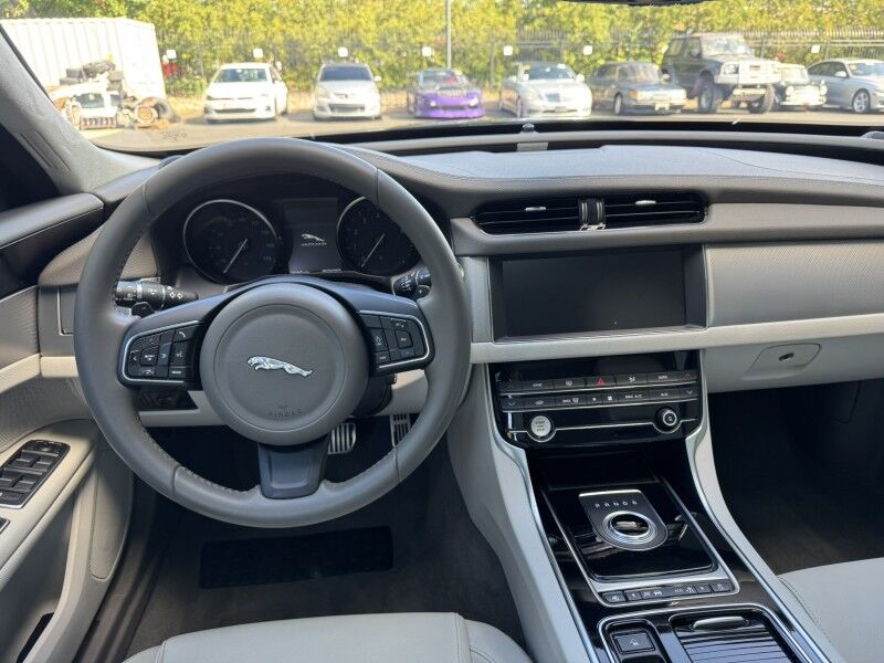 2020 Jaguar XF 25t Premium Willow Grove PA