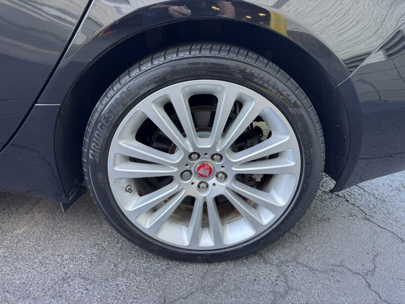 2020 Jaguar XF 25t Premium Willow Grove PA