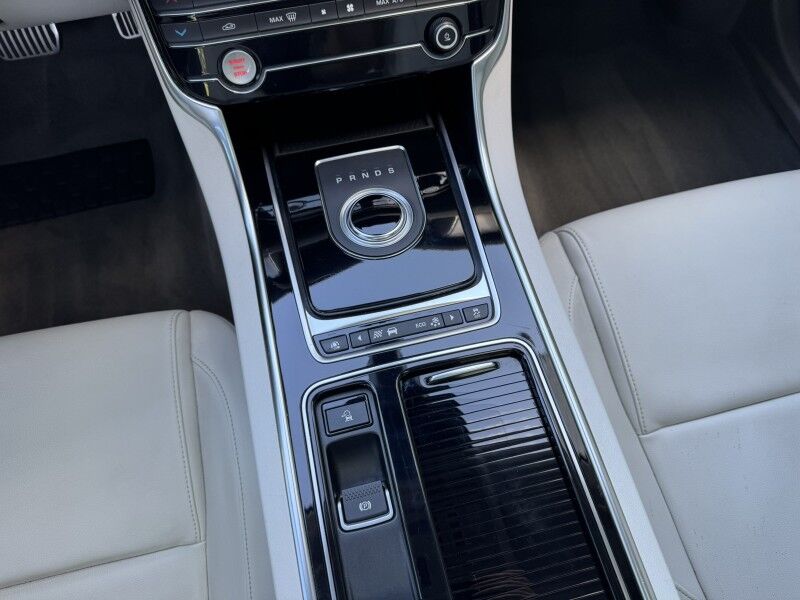 2020 Jaguar XF 25t Premium Willow Grove PA