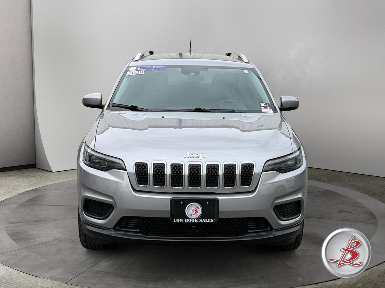 2020 Jeep CHEROKEE Latitude