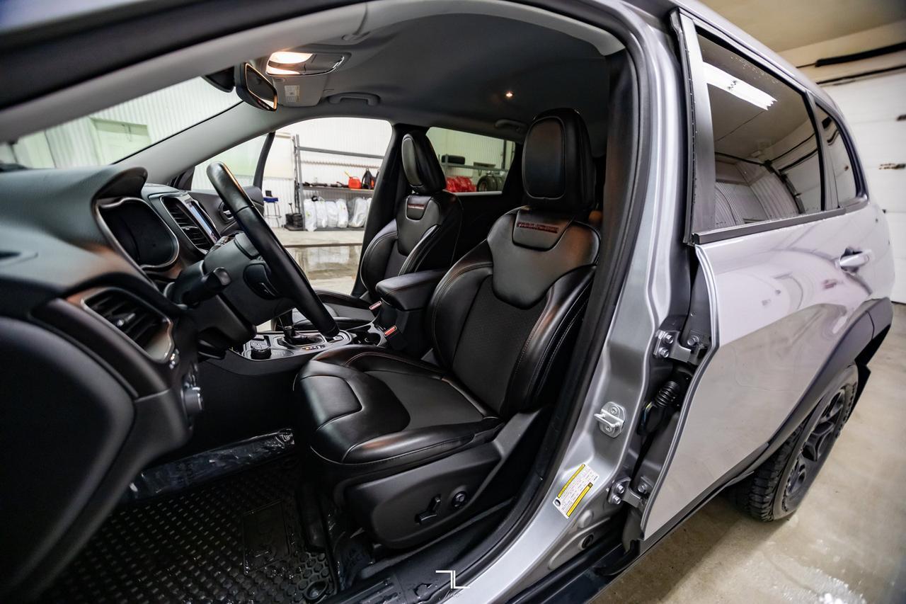 2020 Jeep Cherokee 4x4 Trailhawk Leather Nav BCam Red Deer AB