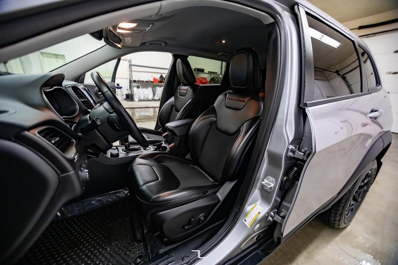 2020 Jeep Cherokee 4x4 Trailhawk Leather Nav BCam Red Deer AB