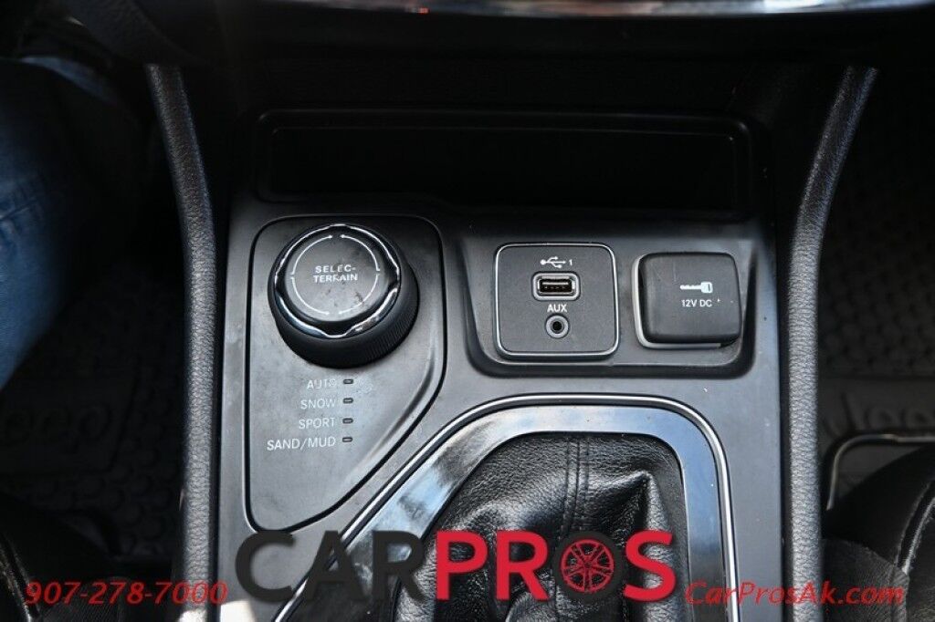 2020 Jeep Cherokee Altitude - 2.4L - Automatic - 4X4 - Remote Start - Heated Front Seats & Steering Wheel - Block Heater - LED Fog Lights - Keyless Entry - Backup Camera - Apple CarPlay/Google Android Auto Anchorage AK