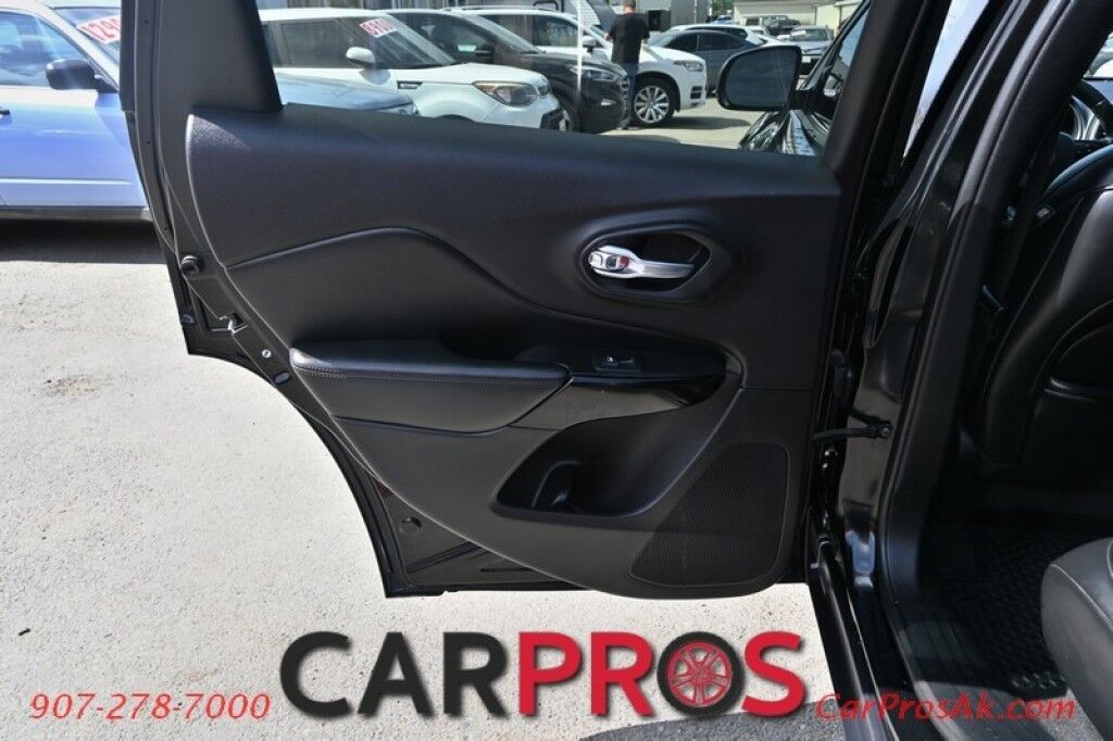 2020 Jeep Cherokee Altitude - 2.4L - Automatic - 4X4 - Remote Start - Heated Front Seats & Steering Wheel - Block Heater - LED Fog Lights - Keyless Entry - Backup Camera - Apple CarPlay/Google Android Auto Anchorage AK