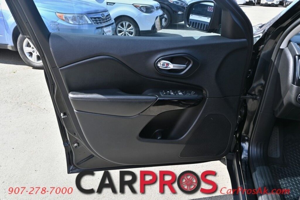 2020 Jeep Cherokee Altitude - 2.4L - Automatic - 4X4 - Remote Start - Heated Front Seats & Steering Wheel - Block Heater - LED Fog Lights - Keyless Entry - Backup Camera - Apple CarPlay/Google Android Auto Anchorage AK