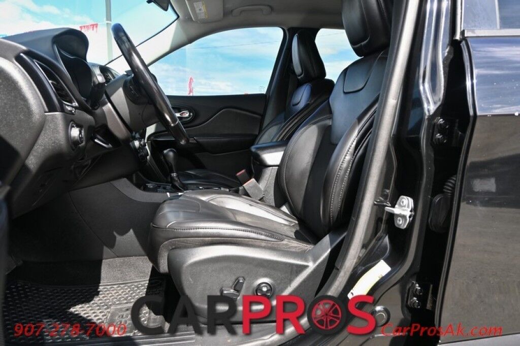2020 Jeep Cherokee Altitude - 2.4L - Automatic - 4X4 - Remote Start - Heated Front Seats & Steering Wheel - Block Heater - LED Fog Lights - Keyless Entry - Backup Camera - Apple CarPlay/Google Android Auto Anchorage AK