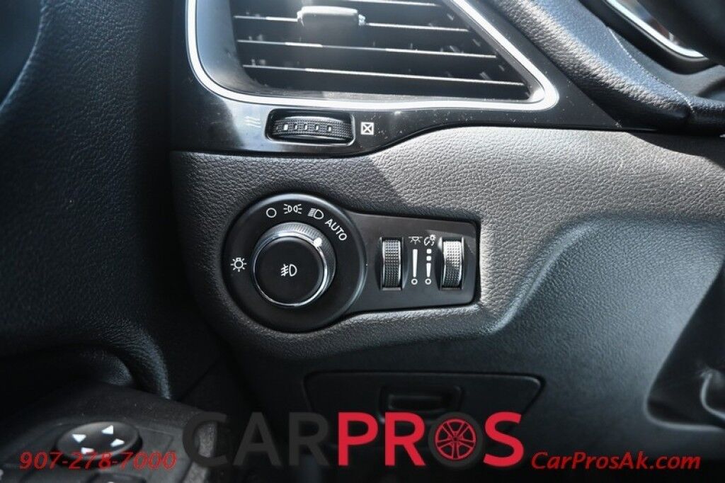 2020 Jeep Cherokee Altitude - 2.4L - Automatic - 4X4 - Remote Start - Heated Front Seats & Steering Wheel - Block Heater - LED Fog Lights - Keyless Entry - Backup Camera - Apple CarPlay/Google Android Auto Anchorage AK