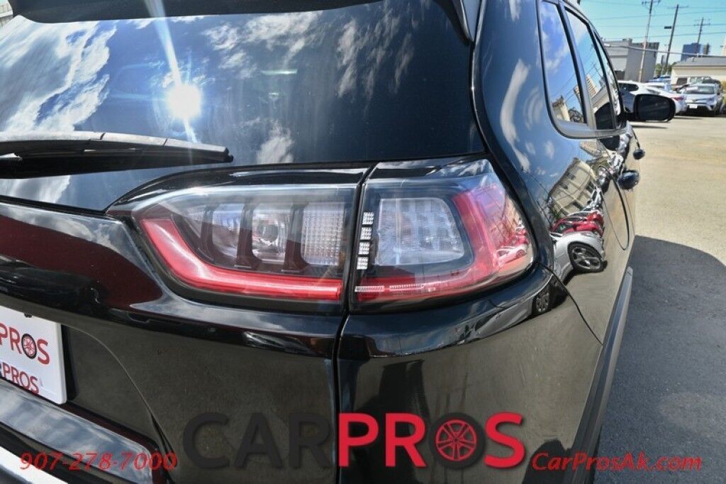 2020 Jeep Cherokee Altitude - 2.4L - Automatic - 4X4 - Remote Start - Heated Front Seats & Steering Wheel - Block Heater - LED Fog Lights - Keyless Entry - Backup Camera - Apple CarPlay/Google Android Auto Anchorage AK
