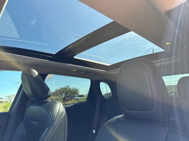 2020 Jeep Cherokee Latitude Plus Kerrville TX